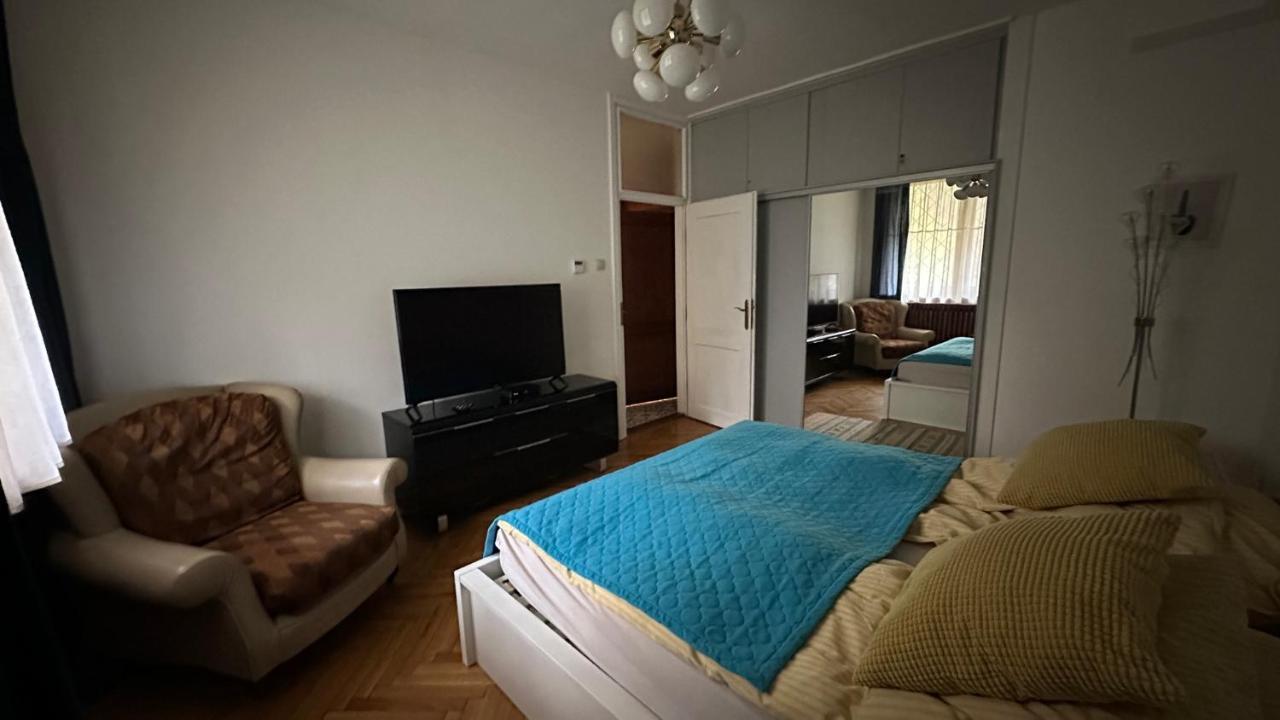 Cosy Apartman In Green Buda บูดาเปสต์ ภายนอก รูปภาพ